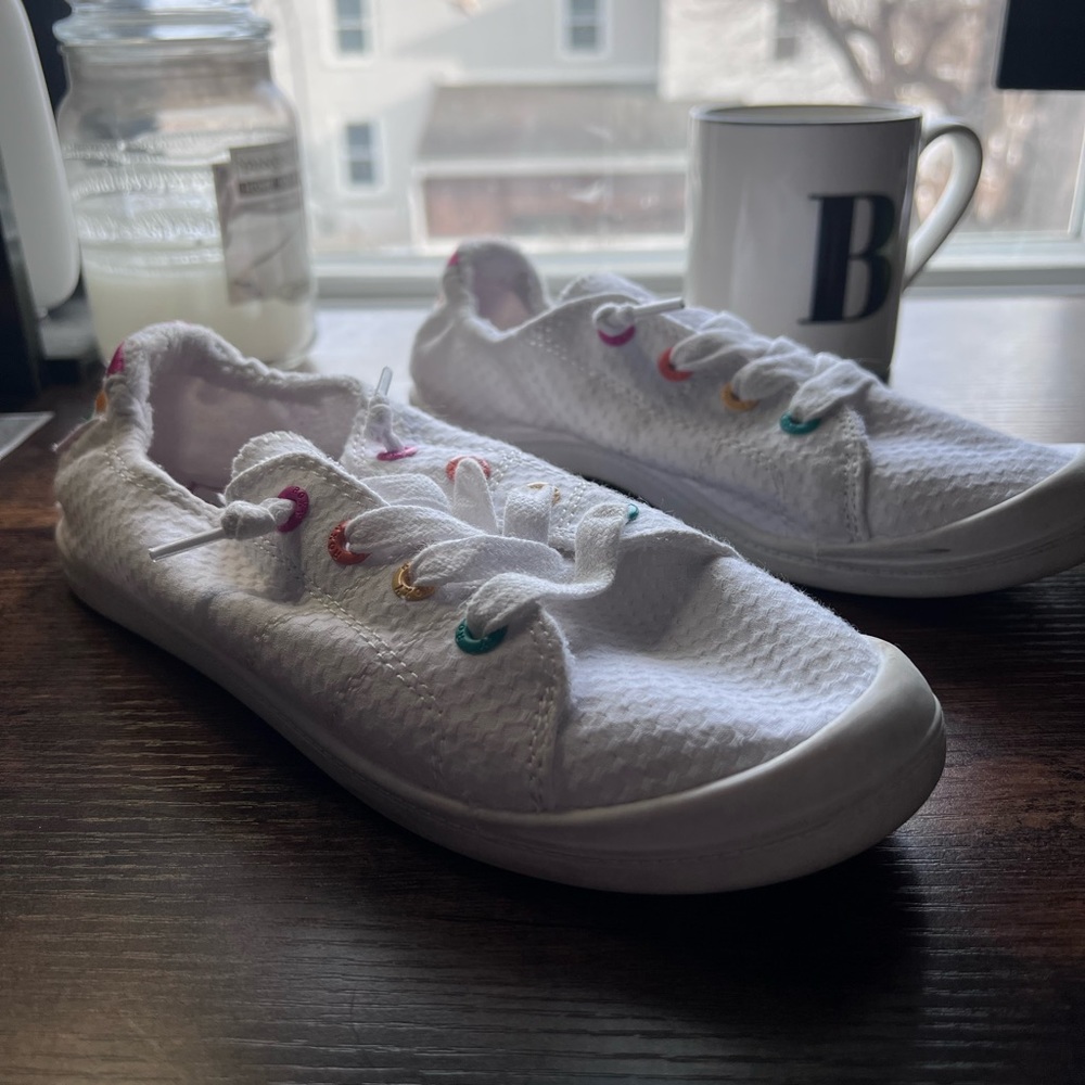 Girls Roxy slip on sneakers, size 5